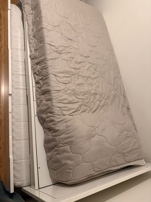 Cama solteiro com cama auxiliar branca