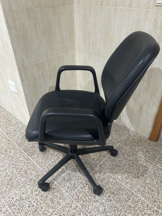 Cadeira de escritório em pele