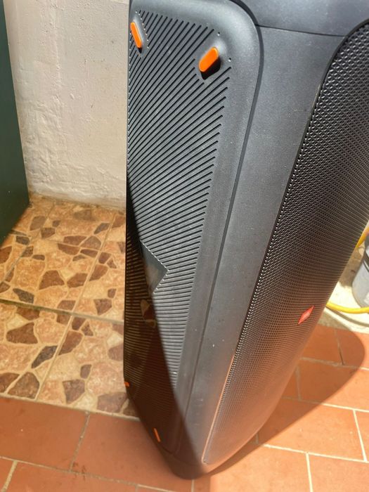 Coluna jbl partybox 1000