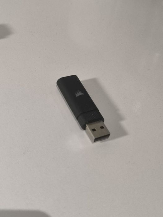 Dongle/ USB/ PEN Dos fones Corsair hs55 wireless