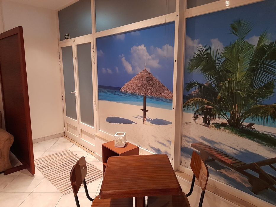 Arrenda-se quarto com kitchenet