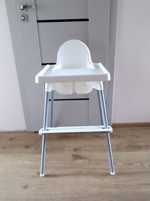 Krzesełko do karmienia Ikea z podnóżkiem i tacką
