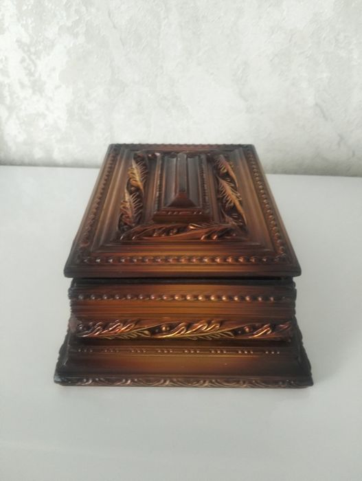 Продам шкатулку .