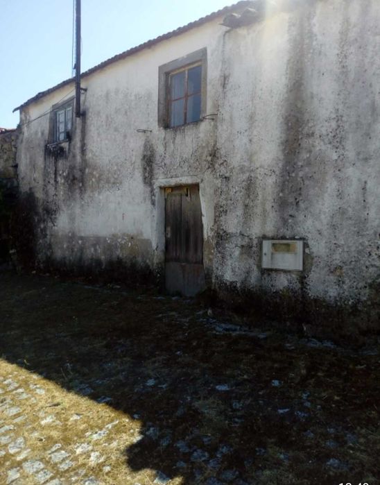 Casa rustica no Centro de Moimentinha