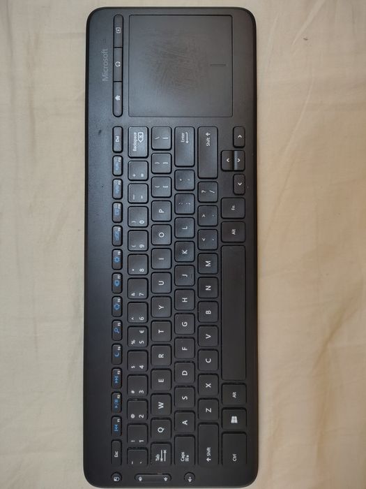 Klawiatura bezprzewodowa Microsoft - sprawna i kompletna