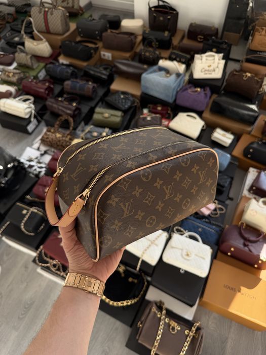 Косметичка Louis Vuitton Dopp Kit Toilet Pouch in Monogram Canvas