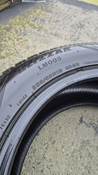 Зимові шини Bridgestone  235/55 R18 комплект