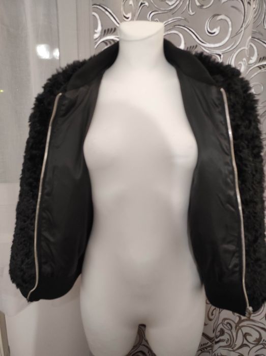 Kurtka futro czarna 34 36 38 oversize krótka na-kd