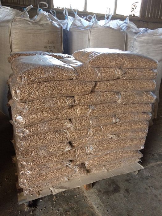Реализуем топливные пеллеты сосна ,дуб