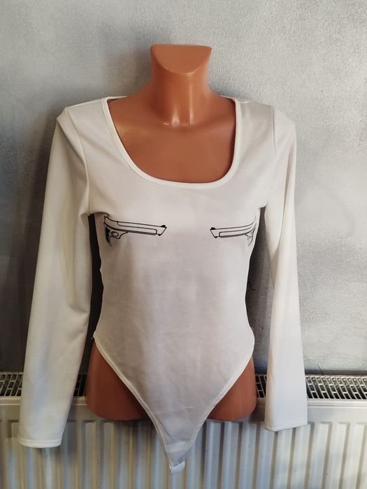 Body biale pistolety eleganckie