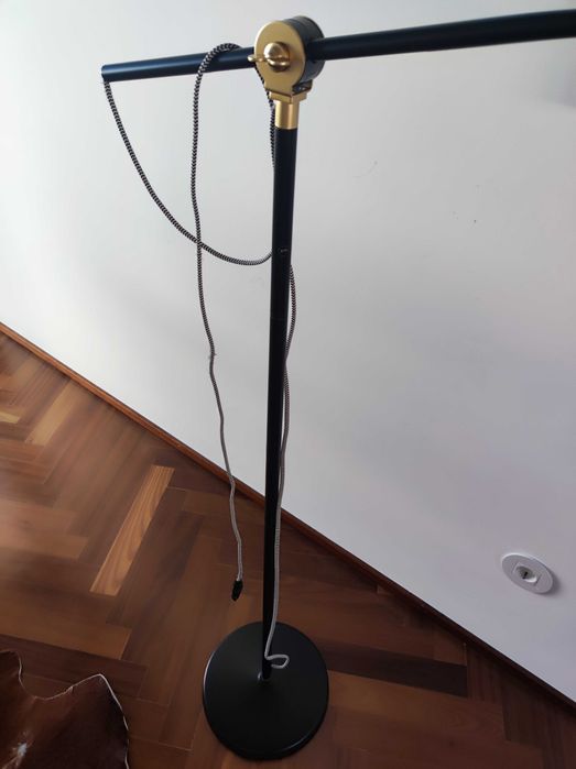 Candeeiro chão IKEA - preto