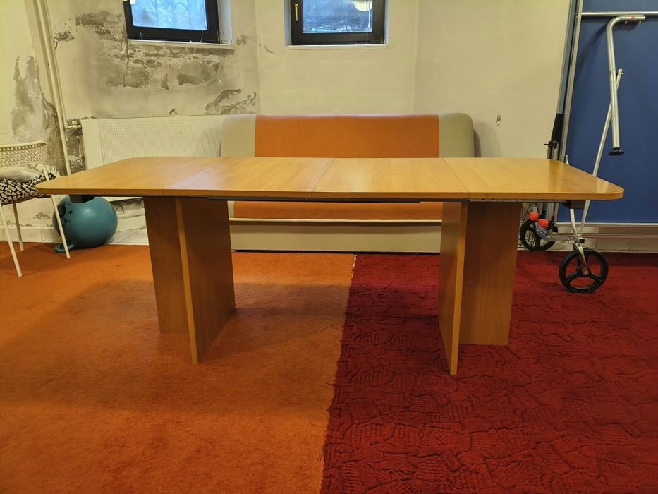 Super solidny stół z BRW rozkladany od 100 cm aż do  200 cm