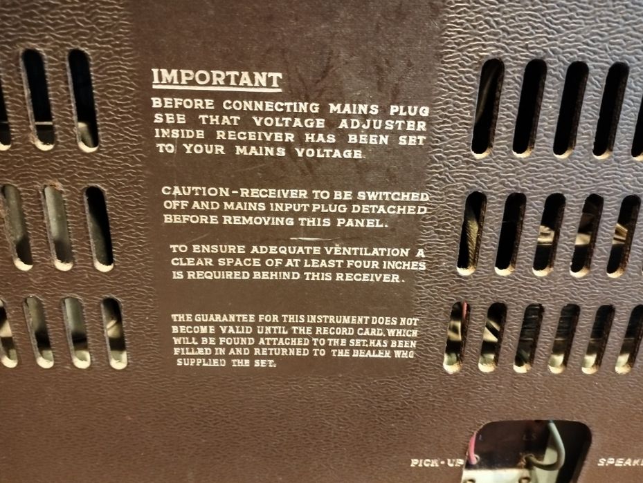 Rádio (válvulas) muito antigo PYE (ver desconto no texto)