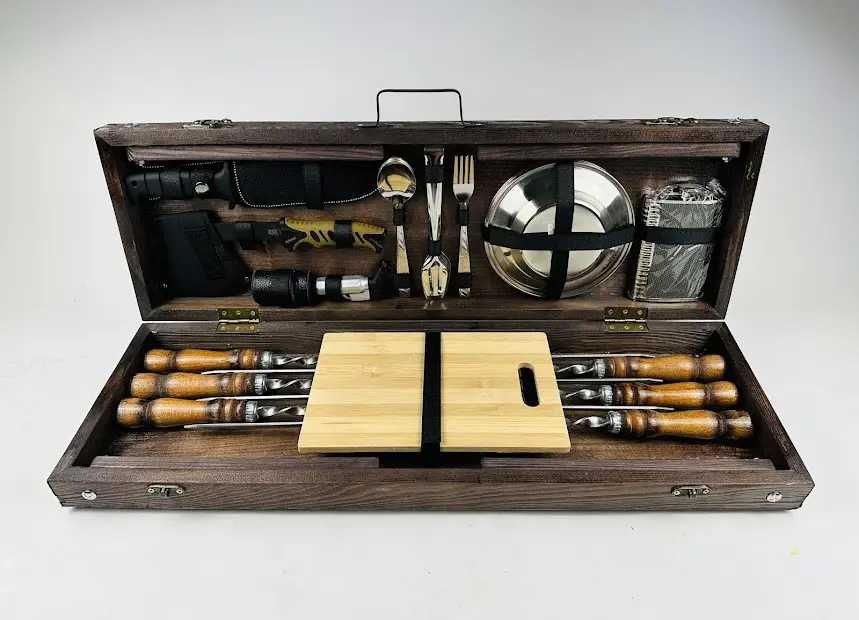 Набір шампурів у дерев’яному кейсі - столику на подарунок чоловіку