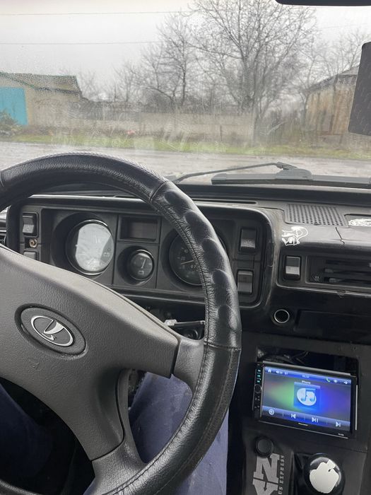 жигули ваз 2105.