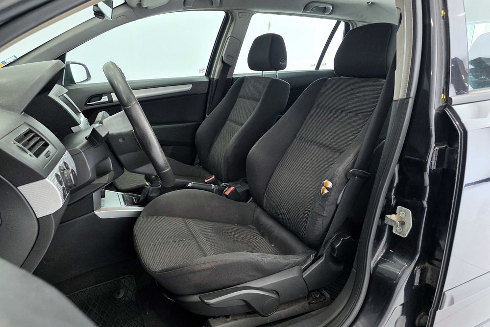 Opel Astra Caravan — fotografia 7