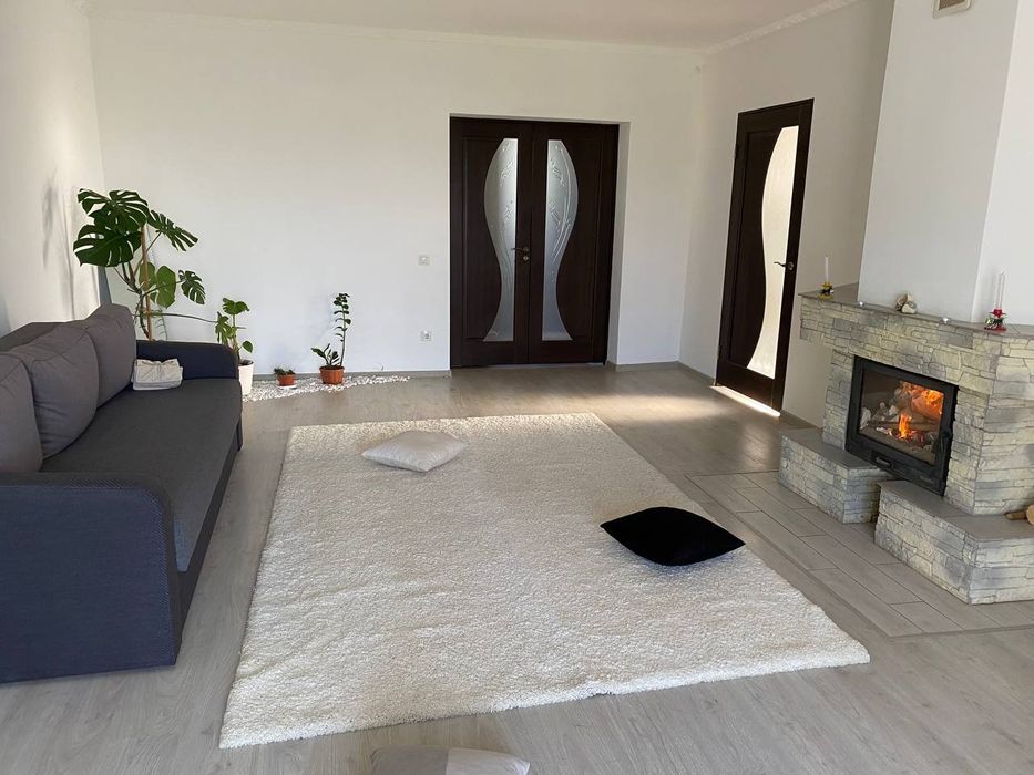 Продаж заміського будинку