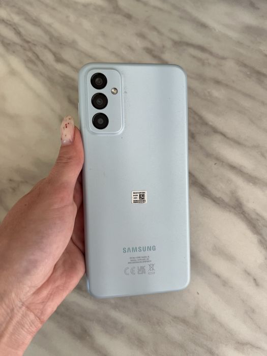 Смартфон Samsung Galaxy M13
