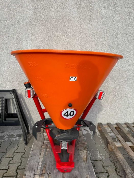 Posypywarka, Solarka ,Piaskarko-Solarka Dexwal do ciągnika 400 L