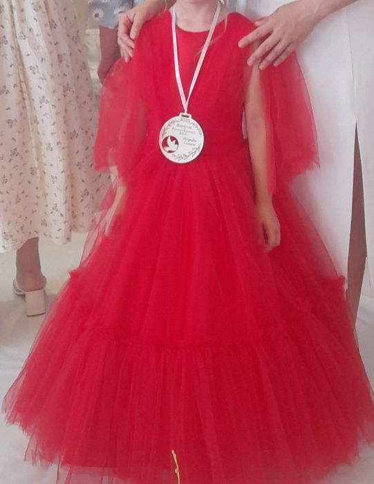 Випускне плаття для дівчинки