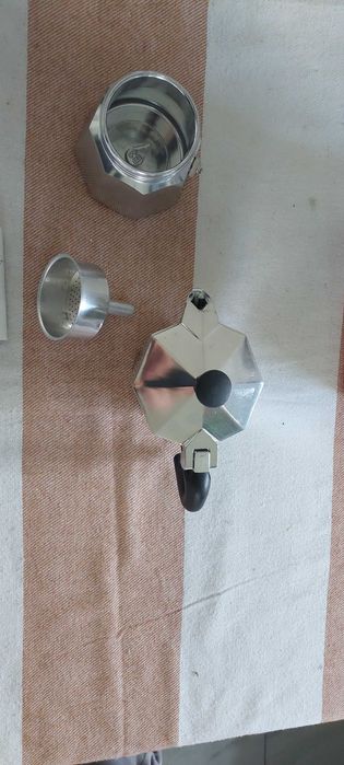Kawiarka klasyczna Bialetti Moka Express 90 ml 2tz Srebrna