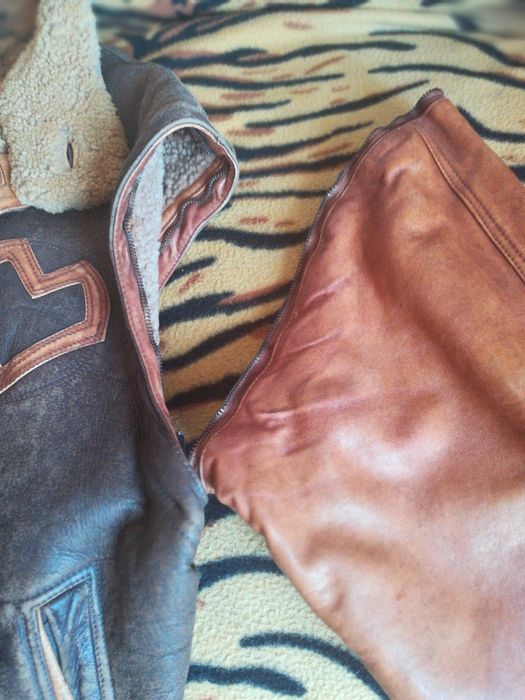 Куртка меховая кожаная с отстегивающими рукавами.