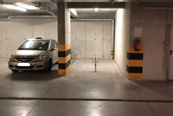 Miejsce postojowe, lub Komorka Przybyszewskiego 68, Kraków