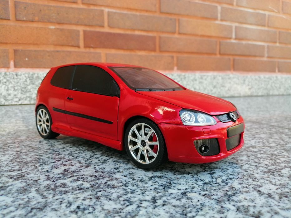 Miniatura 1/18 golf V gti