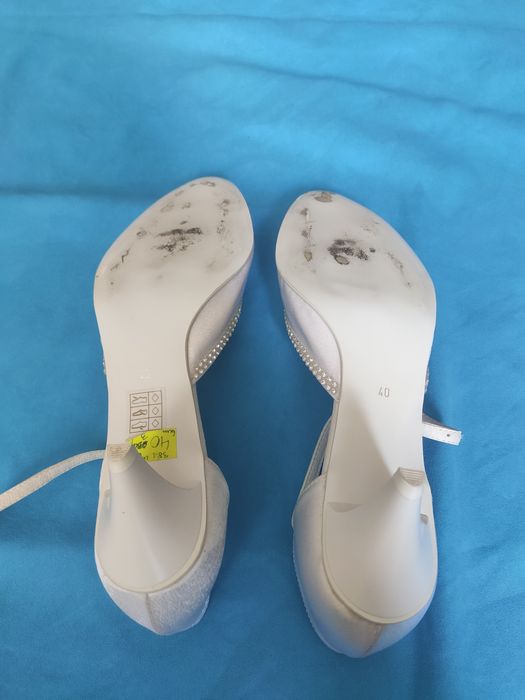 Buty na obcasach ślubne komunijne