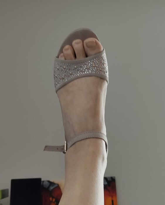 Sandały damskie na obcasie