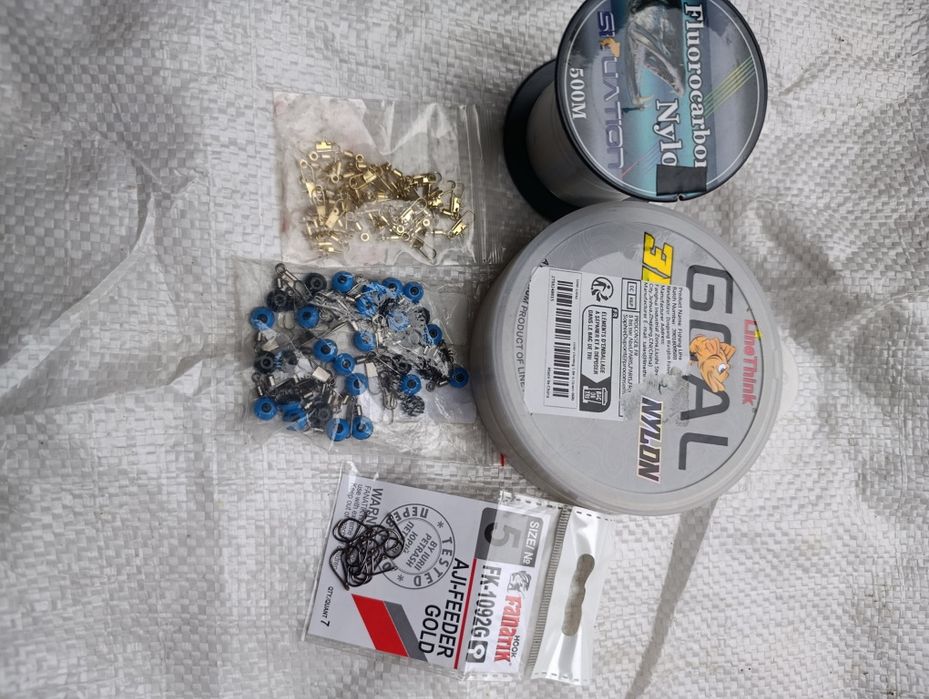 Продам одним лотом леску карабин чики кручки