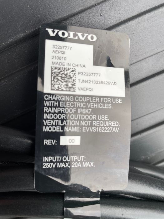 Volvo XC40 XC60 V60  V90 - Kabel do ładowania oryginalny