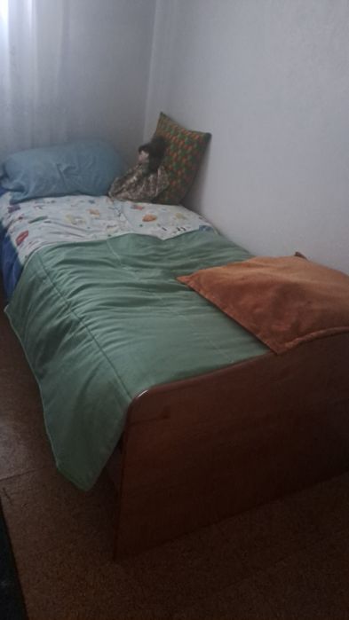 Cama solteiro e colchão