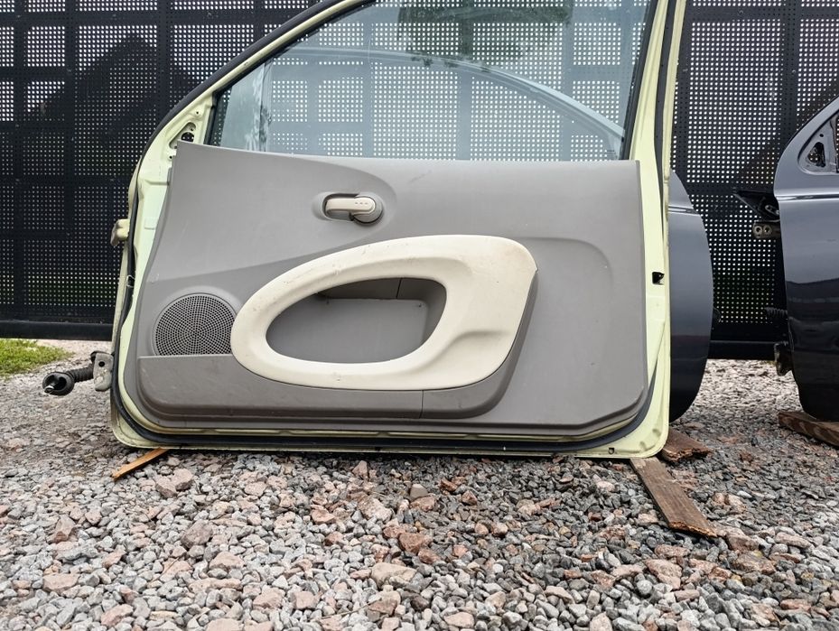 Нісан мікра 3Д двері  R L nissan mikra