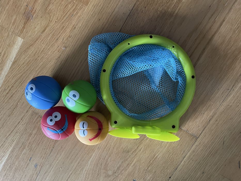 Brinquedos banho bebé
