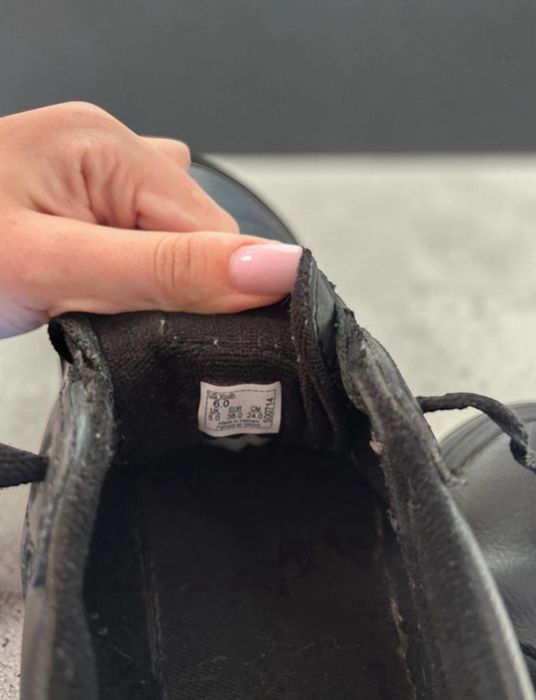 Czarne trampki Vans Rozmiar 38, stan bardzo dobry.