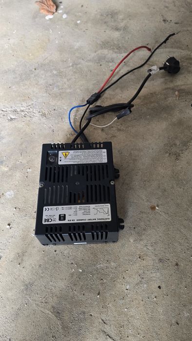 Carregador/ transformador caravana ou autocaravana CBE