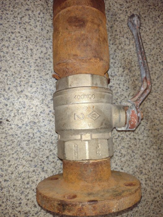 Продам б/у кран.