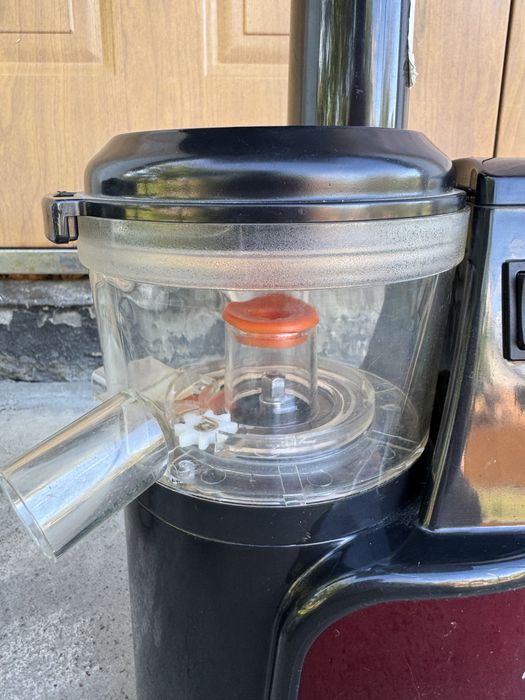 Соковижималка продам