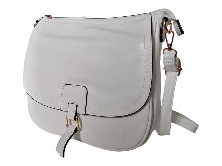 Biała torebka damska na ramię, klasyczna listonoszka, styl miejski