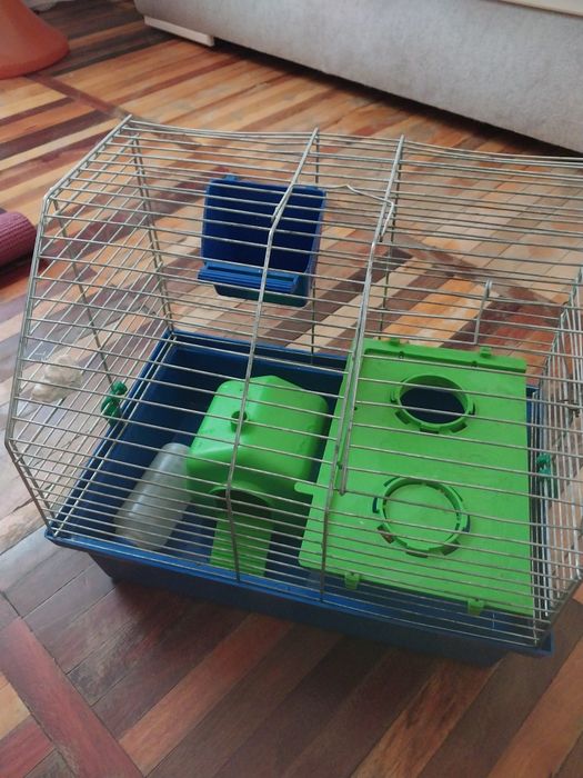 Продам клетку для хомячков