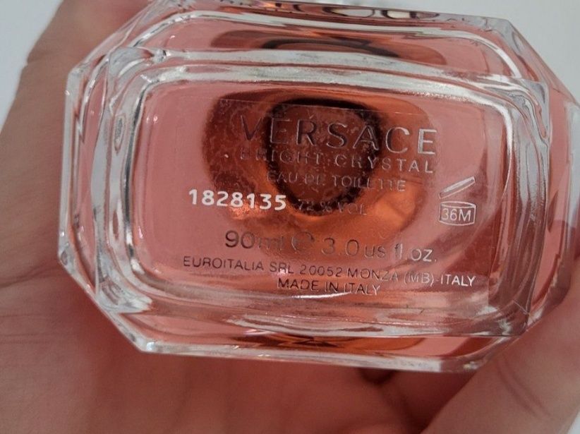 Шикарний подарунок для жінок Versace Bright Crystal.