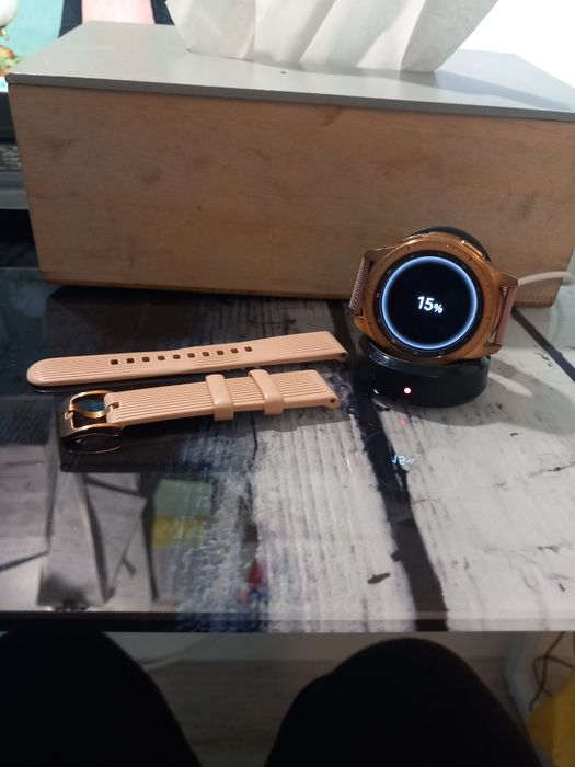 Smartwatch Samsung Galaxy Watch (R810) złoty róż  UŻYWANY