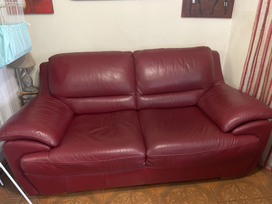 Sofá Vermelho de Couro