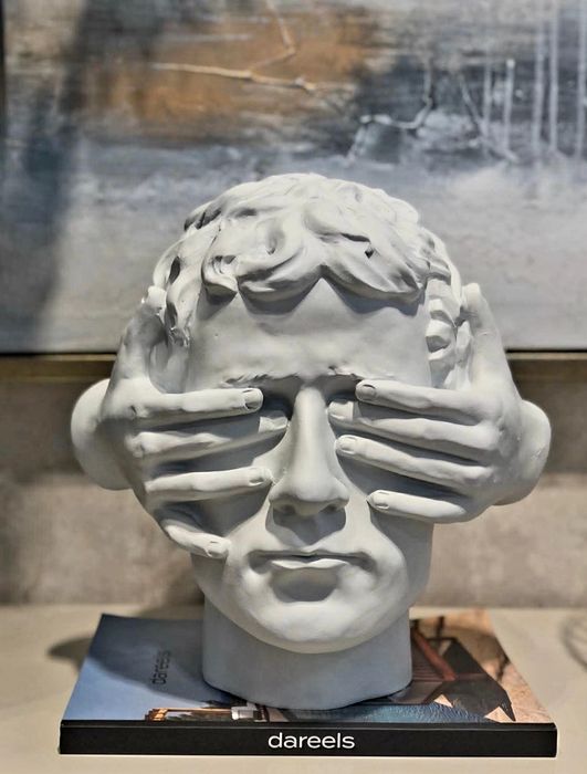 Busto em resina novo