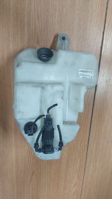 Porsche taycan бачок омивача скла 9j1955449b