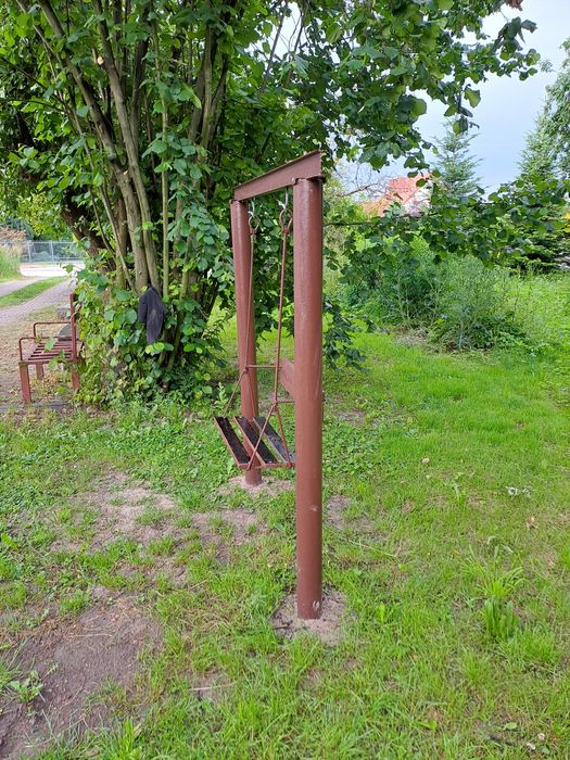 Huśtawka metalowa solidna