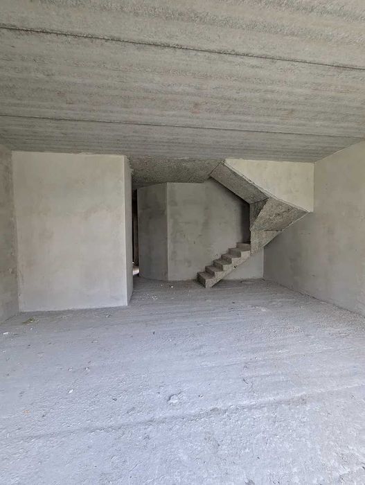 Готовий  до ремонту  Таунхаус