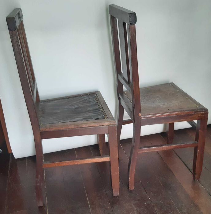 Duas Cadeiras Antigas Madeira Maciça Assentos Cabedal p/ Restauro