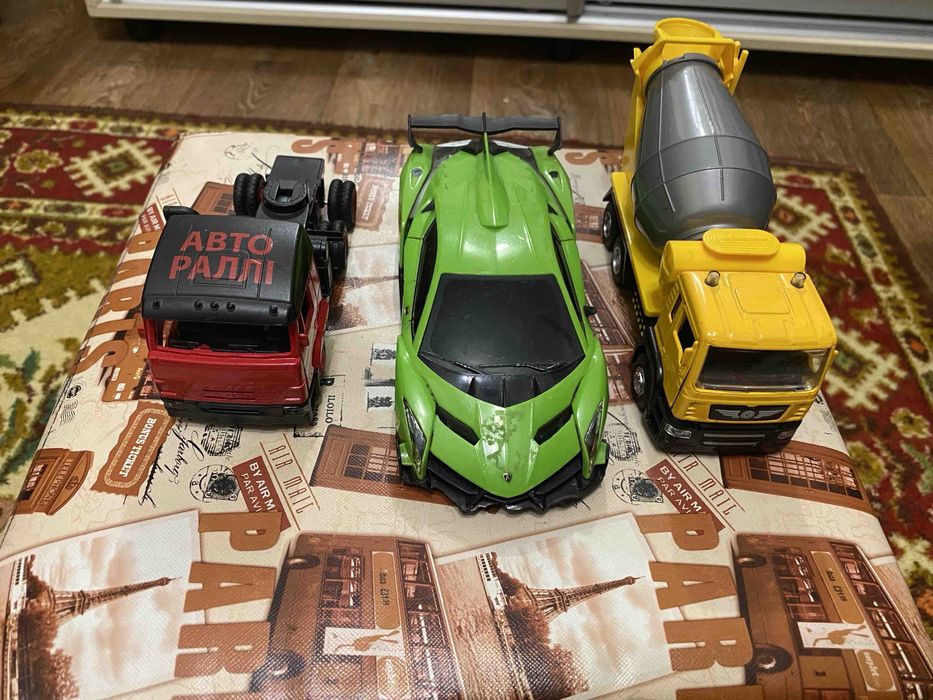 Машинки залізні на любий смак
